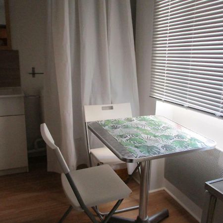 Petit Studio Apartment ลูเดฟ ภายนอก รูปภาพ
