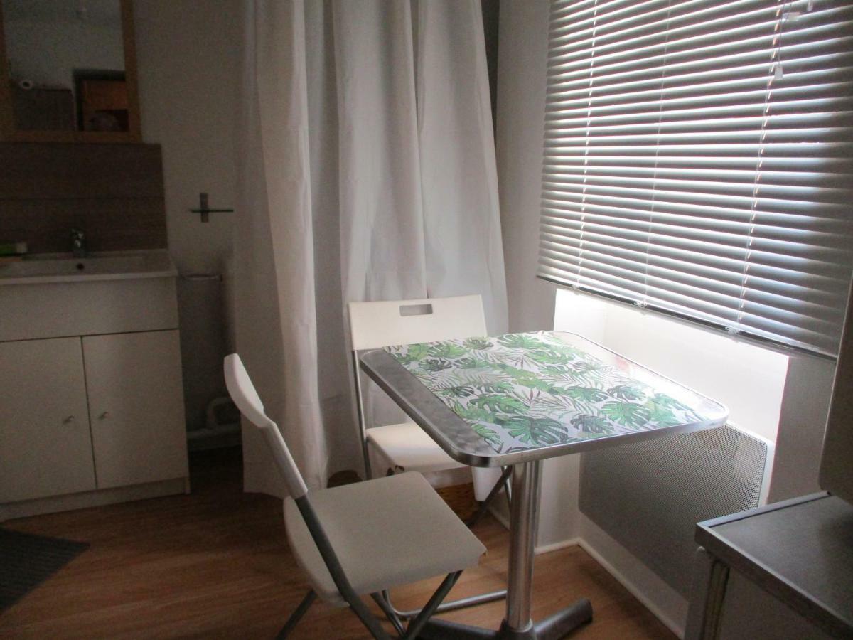 Petit Studio Apartment ลูเดฟ ภายนอก รูปภาพ