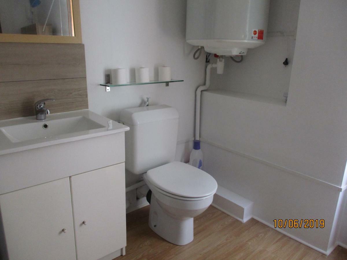 Petit Studio Apartment ลูเดฟ ภายนอก รูปภาพ